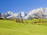 Alpine Pasture and Ski Lodge Photographie par Frank Lukasseck