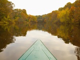 Canoe on a River Photographie par Tracy Kahn