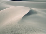 Abstract View Of Sand Dunes In Death Valley, California (15) Photographie par Gary Faye