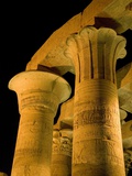 Pillars at Kom Ombo Temple Fotografisk trykk av Dave Bartruff Pillars at Kom Ombo Temple Fotografisk trykk av Dave Bartruff