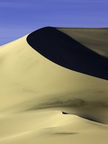 Sand dune at Eureka Valley Dunes in Death Valley National Park Photographic Print by John Eastcott & Yva Momatiuk
