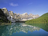 Moraine Lake and the Valley of the Ten Peaks, Banff National Park, Alberta, Canada Fotografie-Druck von John E Marriott