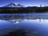 USA, Mount Rainier National Park, Morning View from Reflection Lake Lámina fotográfica por Chris Cheadle USA, Mount Rainier National Park, Morning View from Reflection Lake Lámina fotográfica por Chris Cheadle