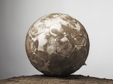 Soccer ball Fotografie-Druck von Paul Taylor