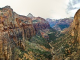 Canyon in Zion National Park Photographie par Mark A. Johnson