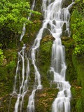 Waterfall Cascading Down Cliffside Along the Coast of the Gulf of St. Lawrence, Gaspe Peninsula, La Photographie par Don Johnston
