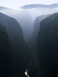 Verdon Canyon Through the Mist Lámina fotográfica por Christophe Boisvieux Verdon Canyon Through the Mist Lámina fotográfica por Christophe Boisvieux