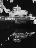St. Angelo Castle Reflecting in the Tiber River Fotografisk trykk av Bettmann St. Angelo Castle Reflecting in the Tiber River Fotografisk trykk av Bettmann