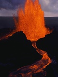 Puu Oo Crater Erupting Fotografie-Druck von Jim Sugar