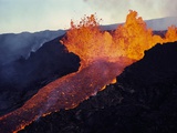 Puu Oo Crater Erupting Photographie par Jim Sugar