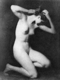 Nude Posing, C1910 Photographie par Arnold Genthe