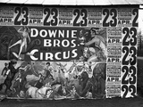 Circus Advertisement, 1936 Photographie par Walker Evans