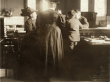 Juvenile Court, 1910 Fotografie-Druck von Lewis Hine