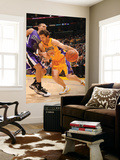 Sacramento Kings v Los Angeles Lakers: Luke Walton and Francisco Garcia Affiche par Noah Graham