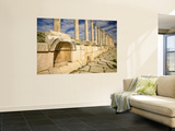 Corinthian Columns and Tracks of Chariot Wheels, Jerash, Jordan Affiches par Dave Bartruff