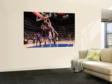 Los Angeles Lakers v Los Angeles Clippers: Blake Griffin, Pau Gasol and Lamar Odom Posters par Noah Graham