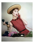 Vogue - April 1953 - Juggling Phone Calls Fotografisk trykk av Erwin Blumenfeld