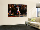 New York Knicks v Los Angeles Lakers, New York, NY, Feb 10: Tyson Chandler, Josh McRoberts Reproduction murale géante par Nathaniel S. Butler