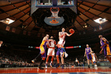 New York Knicks v Los Angeles Lakers, New York, NY, Feb 10: Jeremy Lin Fotografisk trykk av Nathaniel S. Butler New York Knicks v Los Angeles Lakers, New York, NY, Feb 10: Jeremy Lin Fotografisk trykk av Nathaniel S. Butler