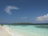 Bandos from the White Sand Beach, Island of Kuda Bandos, North Male Atoll, Maldives Fotografisk tryk af Cindy Miller Hopkins