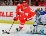 Tomas Holmstrom 2011-12 Action Photo