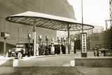Gas Station, 1928 Photographic Print by Knorr & Hirth 