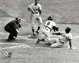 Jackie Robinson steals home during the 1955 World Series Photographie