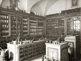 Historical Pharmacy Photographie par Scherl 