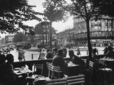 Street Cafe and Potsdamer Platz in Berlin, 1920-1929 Photographie par Scherl 