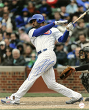 Derrek Lee Signed Picture - Chicago Cubs  - Fielding Photo