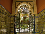 Beautiful Sevillan Patio, Triana District, Sevilla, Andalusia, Spain, Europe Fotografie-Druck von Guy Thouvenin