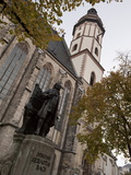 Statue of Bach, Thomaskirche, Leipzig, Saxony, Germany, Europe Fotografie-Druck von Michael Snell