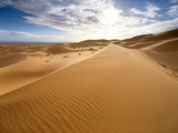 Rolling Orange Sand Dunes and Sand Ripples in the Erg Chebbi Sand Sea Near Merzouga, Morocco Fotografie-Druck von Lee Frost