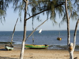 Dhows and Beach, Opposite Mozambique Island, Mozambique, Africa Fotografisk tryk Dhows and Beach, Opposite Mozambique Island, Mozambique, Africa Fotografisk tryk