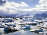 Icebergs in Glacial Lagoon at Jokulsarlon, Iceland, Polar Regions Photographie par Lee Frost