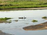 Canoe on the Zambezi River, Caia, Mozambique, Africa Fotografisk tryk Canoe on the Zambezi River, Caia, Mozambique, Africa Fotografisk tryk