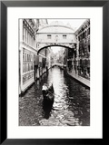 Kanal in Venedig Gerahmter Giclée-Druck von Cyndi Schick