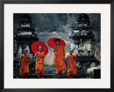 Novice Monks at Doi Kong Mu Temple, Mae Hong Son, Thailand Impressão fotográfica emoldurada por Alain Evrard