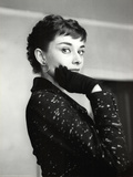 Audrey Hepburn Black Coat and Gloves Kunst