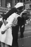 Kissing the War Goodbye Sailor and Nurse Art Poster Print Print