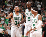 Boston, MA - June 3: Paul Pierce, Kev and Rajon Rondo Photographie par Brian Babineau
