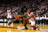 Miami, FL - May 28: Shane Battier and Brandon Bass Impressão fotográfica por Mike Ehrmann Miami, FL - May 28: Shane Battier and Brandon Bass Impressão fotográfica por Mike Ehrmann