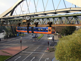 Overhead Railway, Wuppertal, North Rhine-Westphalia, Germany, Europe Photographie par Hans-Peter Merten