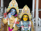 Deities Sri Krishna and Sri Radhika (Radha) in the Lalji Temple, Kalna, West Bengal, India, Asia Photographie par Annie Owen