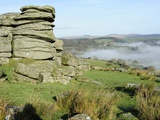 Combs Tor and Morning Fog, in the Area Where the Film War Horse Was Filmed, Dartmoor National Park, Photographie par Peter Groenendijk