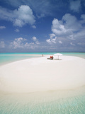Woman Walking on a Sandbank, Maldives, Indian Ocean, Asia Photographie par Sakis Papadopoulos