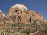Sandstone Formations Viewed from the Zion to Mount Carmel Highway, Zion National Park, Utah, United Photographie par Richard Maschmeyer