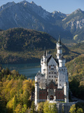 Romantic Neuschwanstein Castle and German Alps During Autumn, Southern Part of Romantic Road, Bavar Lámina fotográfica por Richard Nebesky Romantic Neuschwanstein Castle and German Alps During Autumn, Southern Part of Romantic Road, Bavar Lámina fotográfica por Richard Nebesky