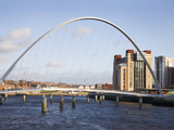 Millennium Bridge and the Baltic from the Quayside, Newcastle Upon Tyne, Tyne and Wear, England, Un Photographic Print by Mark Sunderland