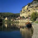 View of Village and Dordogne River, La Roque Gageac, Dordogne, Aquitaine, France, Europe Photographie par Stuart Black